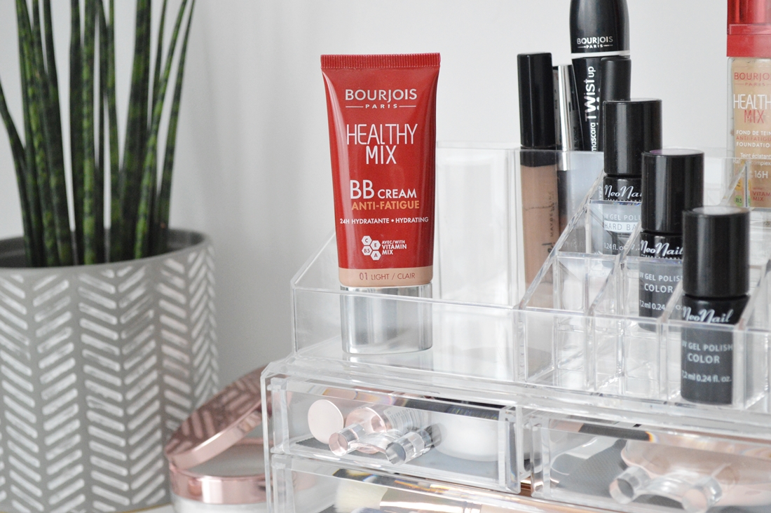 akrylowy organizer na kosmetyki jak zorganizować kosmetyki